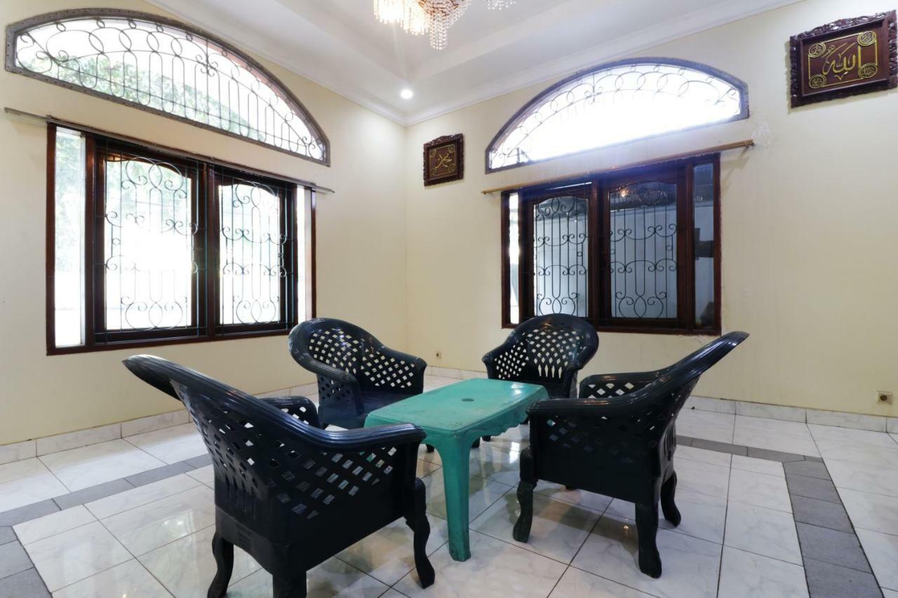 Backpack Syariah Cempaka Putih Barat Hostel Jakarta Exterior photo